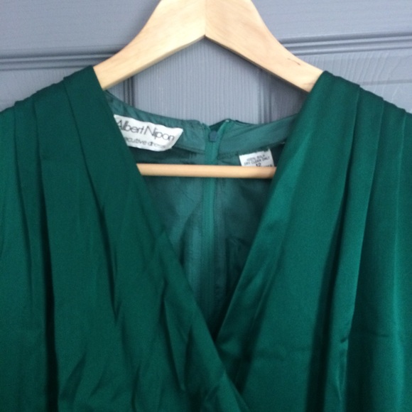 Vintage Emerald 100% Silk Dress - Picture 3 of 7